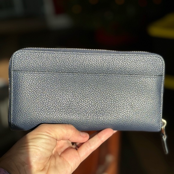 Coach!! Navy blue tote and matching wallet 🤩 - Picture 9 of 10